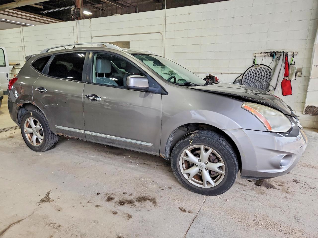 2011 NISSAN ROGUE