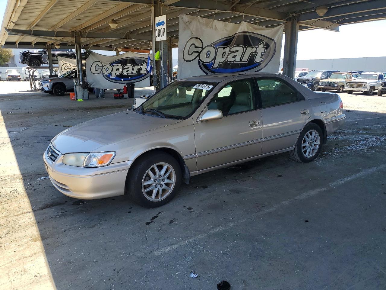 2001 TOYOTA CAMRY
