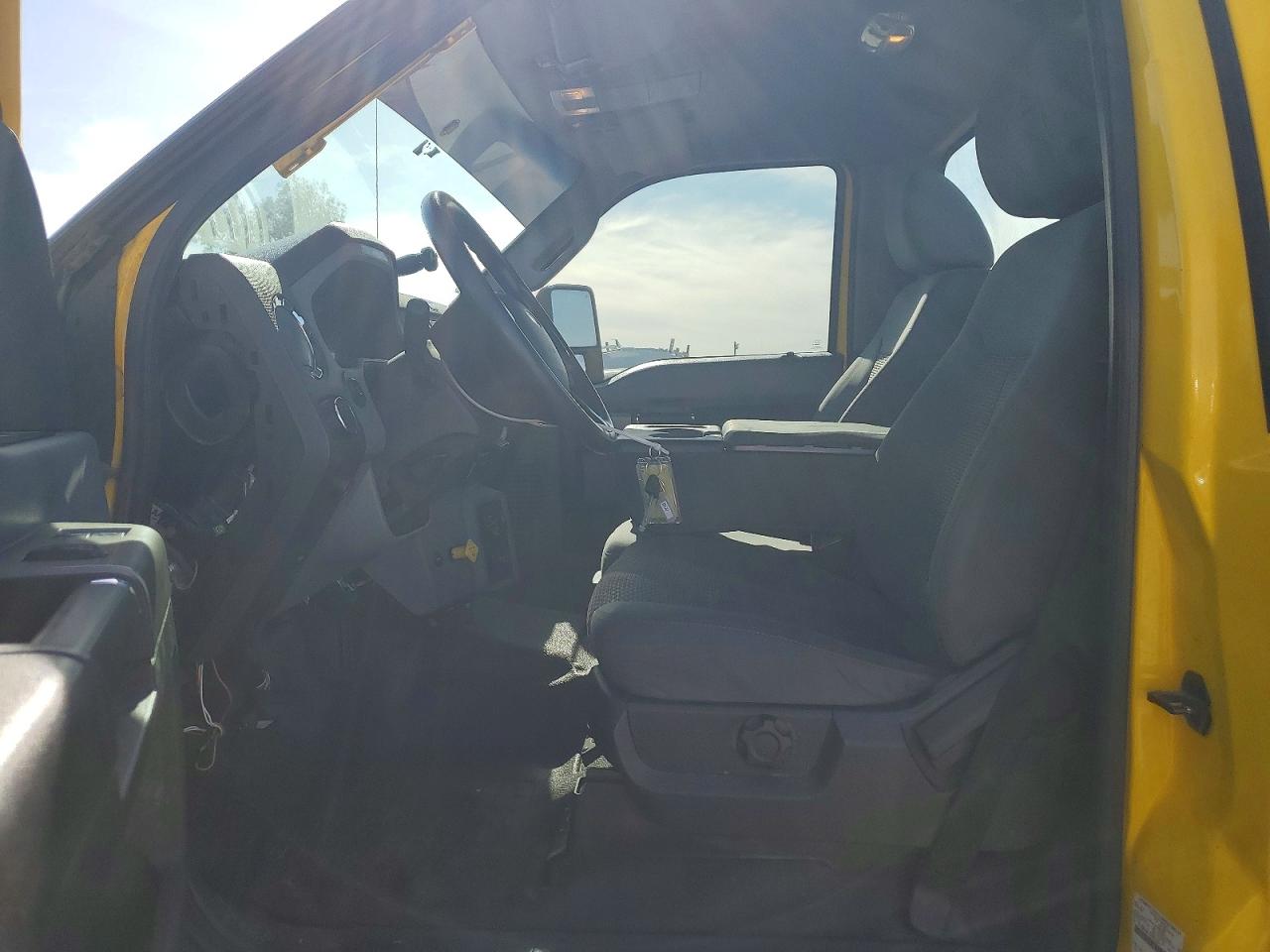 2022 FORD F650