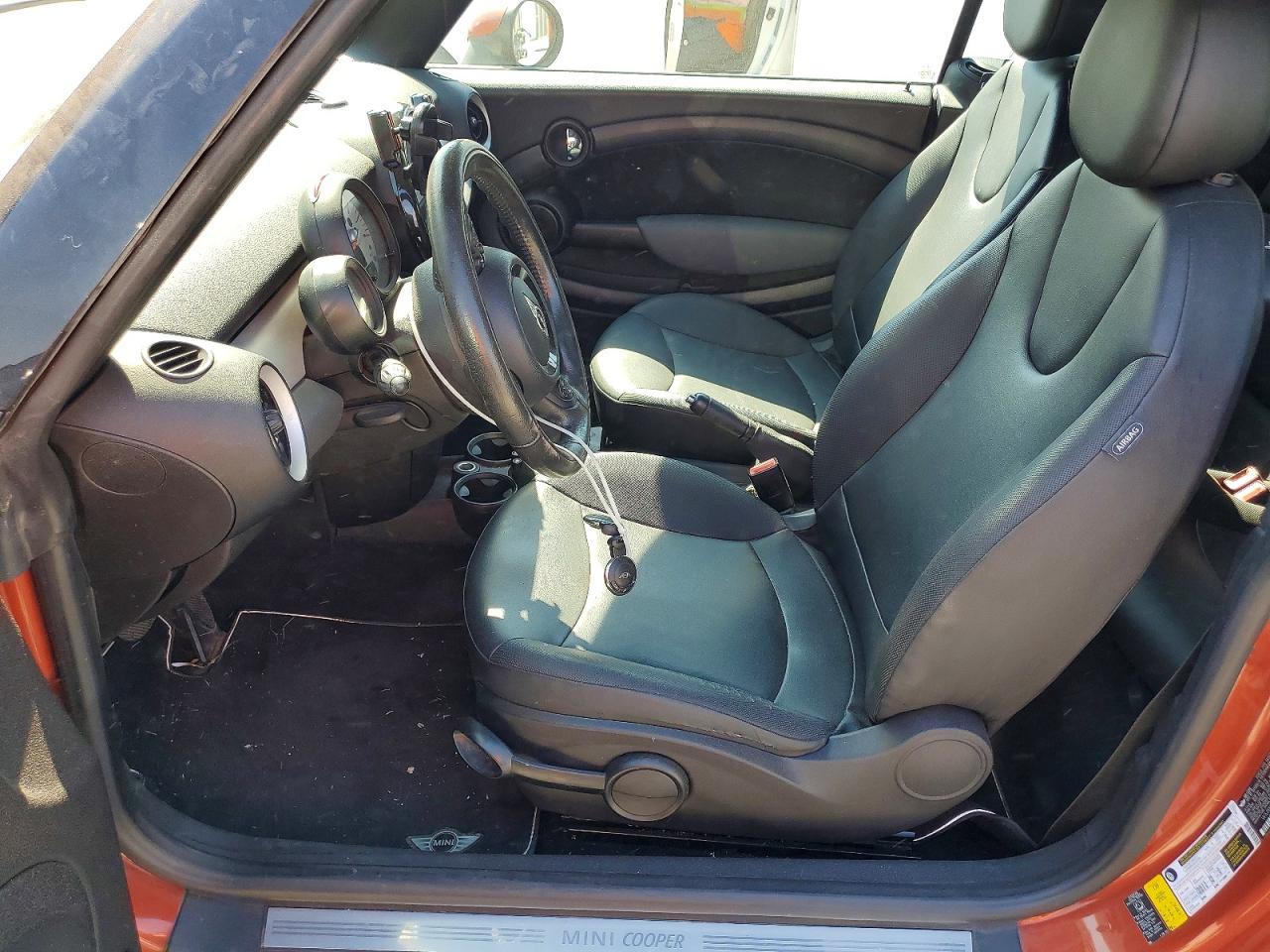 2011 MINI COOPER