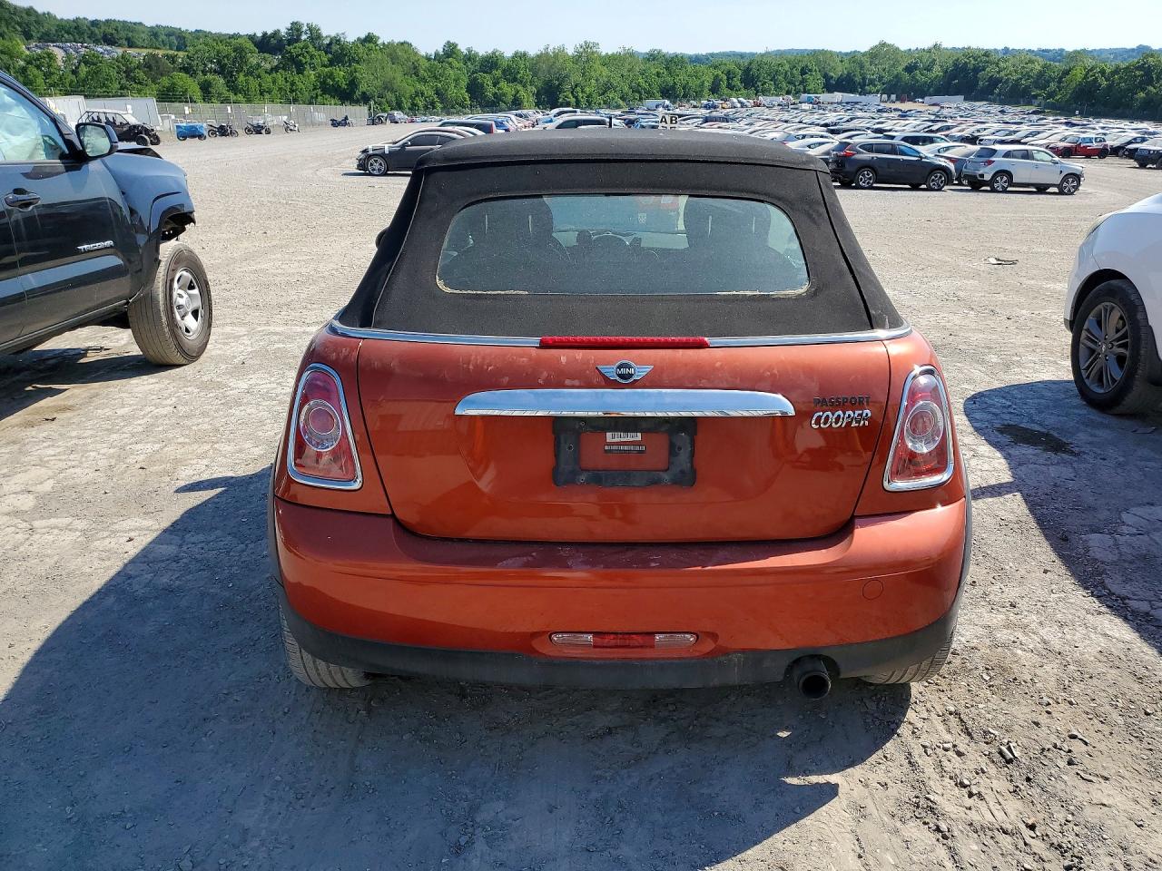 2011 MINI COOPER