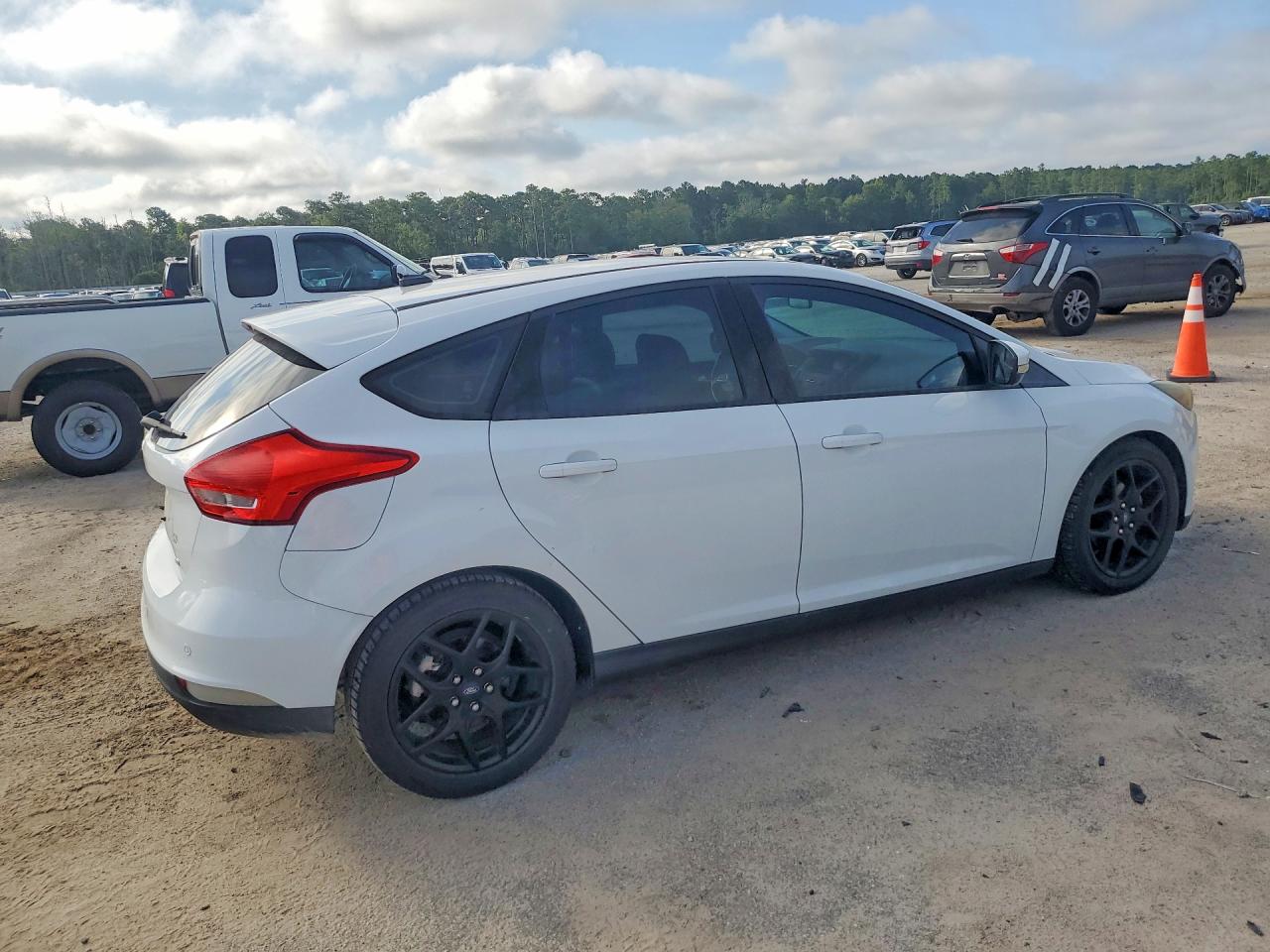 2016 FORD FOCUS
