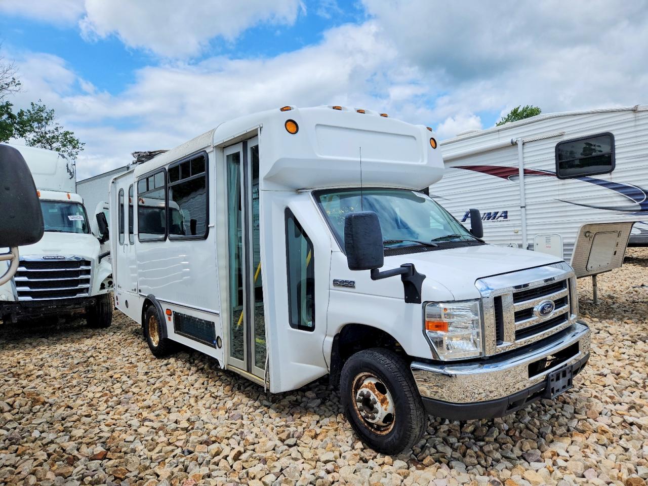 2017 FORD ECONOLINE