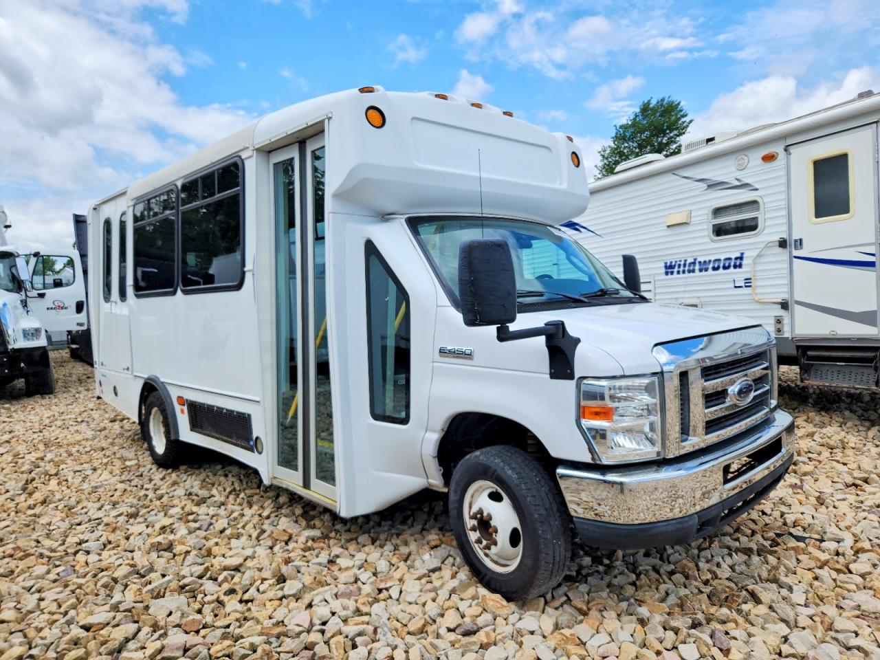 2017 FORD ECONOLINE