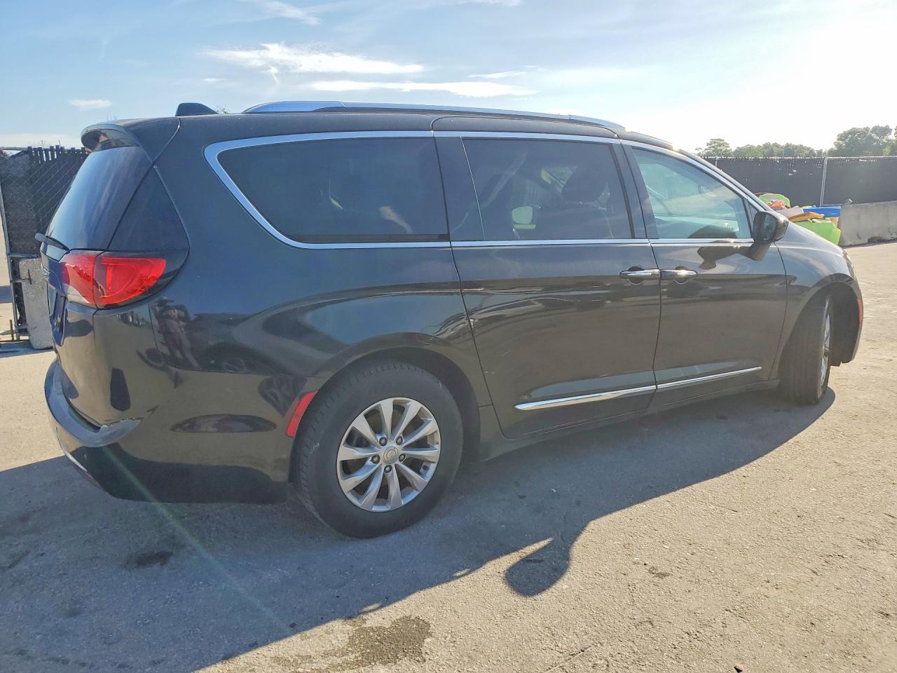 2019 CHRYSLER PACIFICA