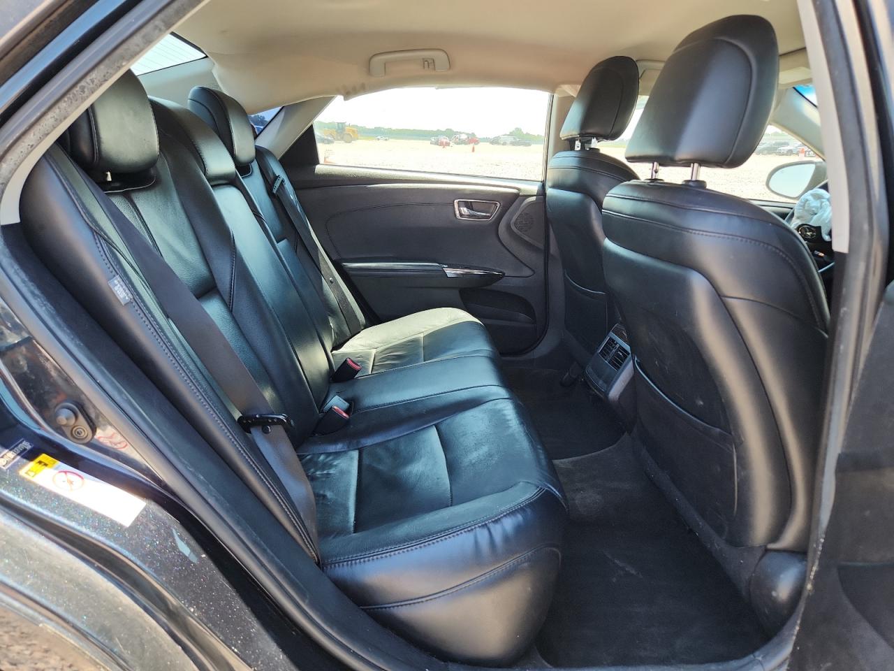 2015 TOYOTA AVALON