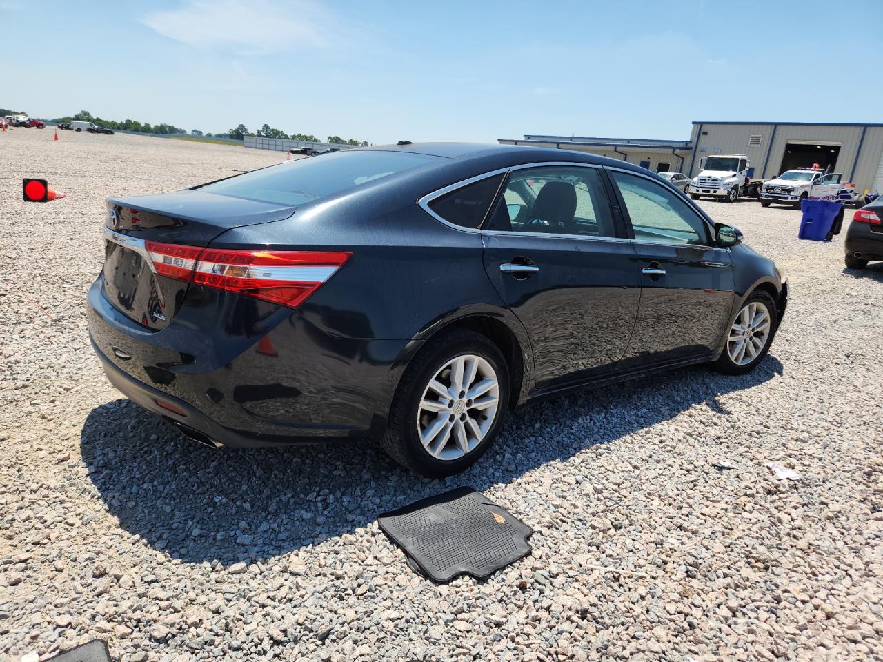 2015 TOYOTA AVALON