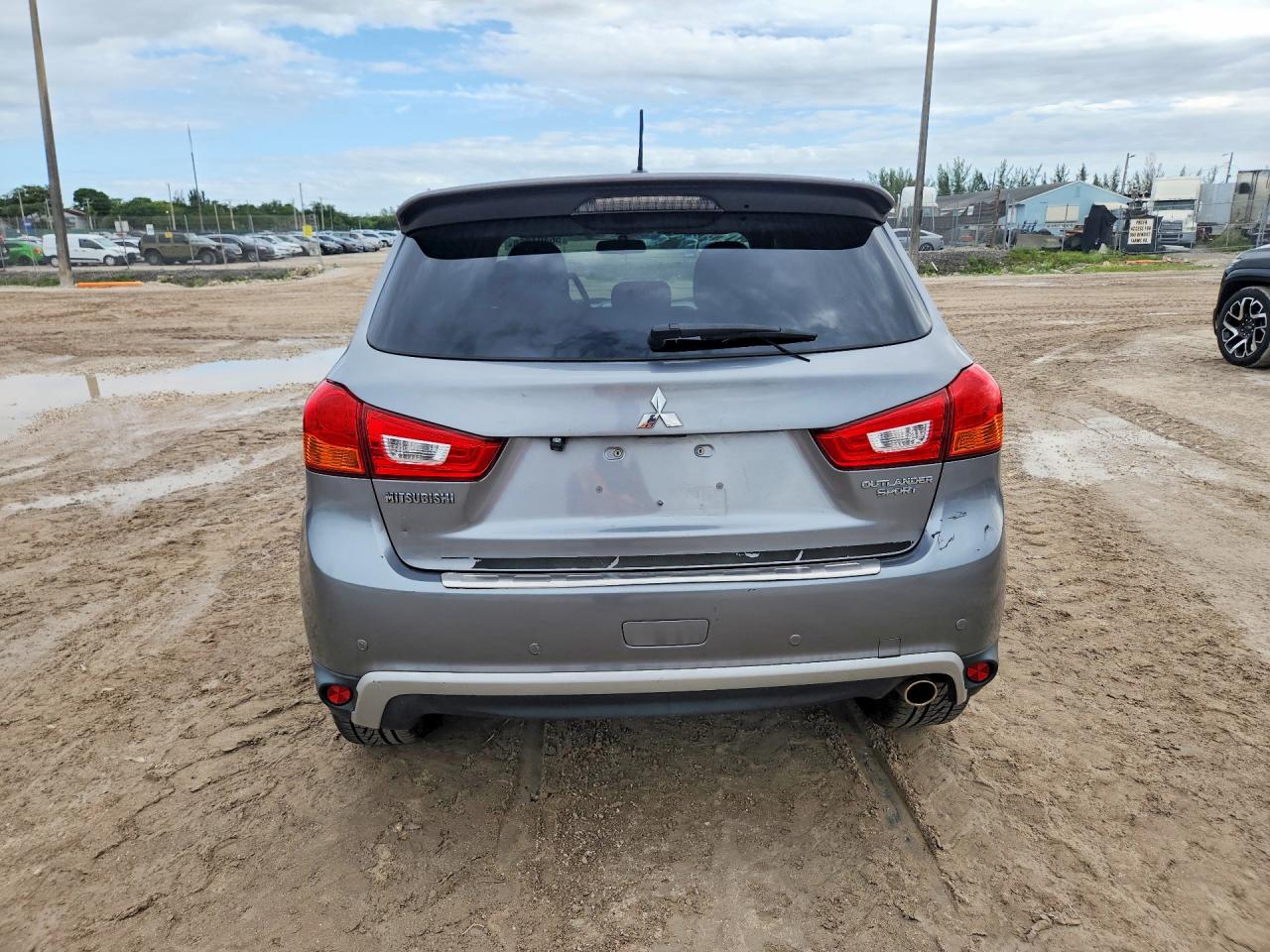 2015 MITSUBISHI OUTLANDER