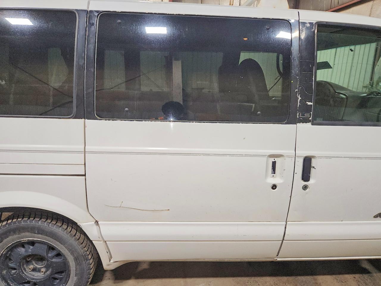 2001 CHEVROLET ASTRO
