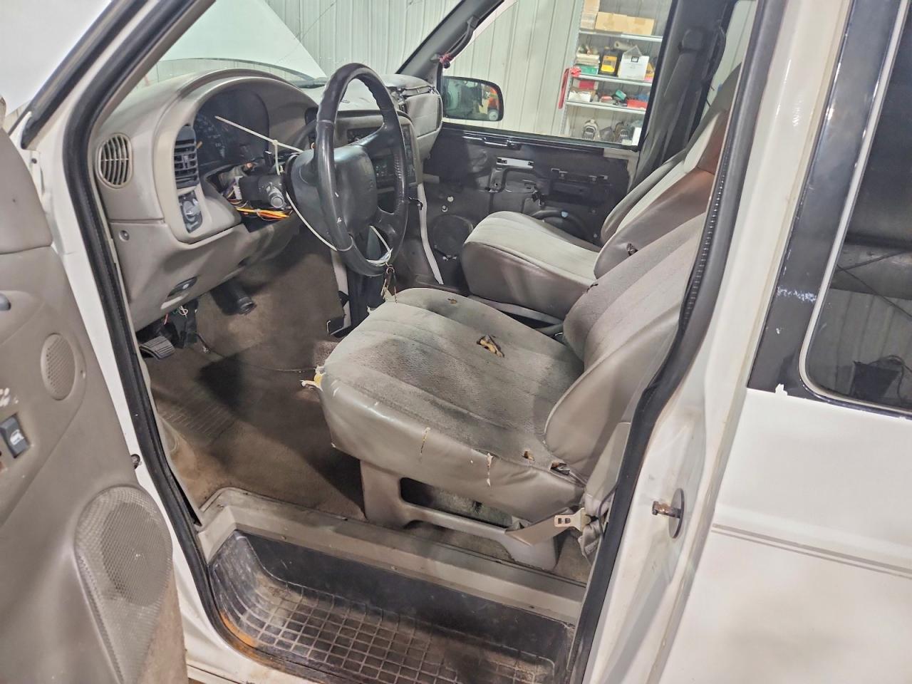 2001 CHEVROLET ASTRO