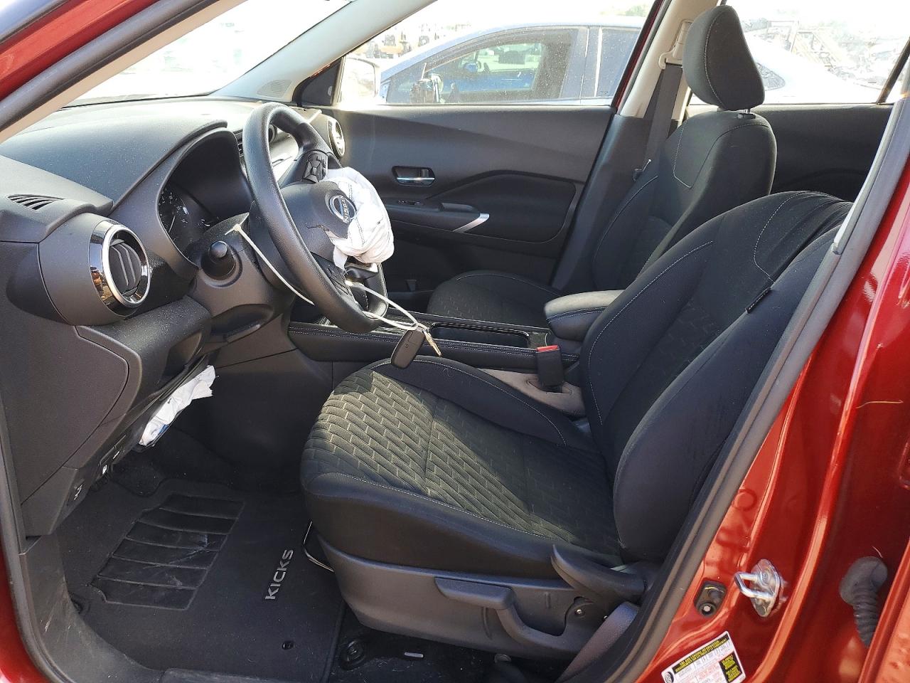 2023 NISSAN KICKS
