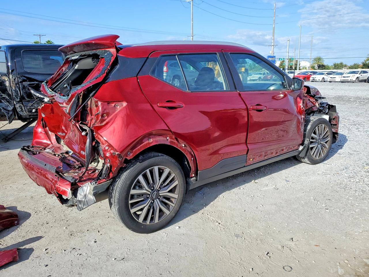 2023 NISSAN KICKS
