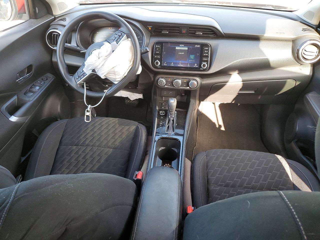 2023 NISSAN KICKS