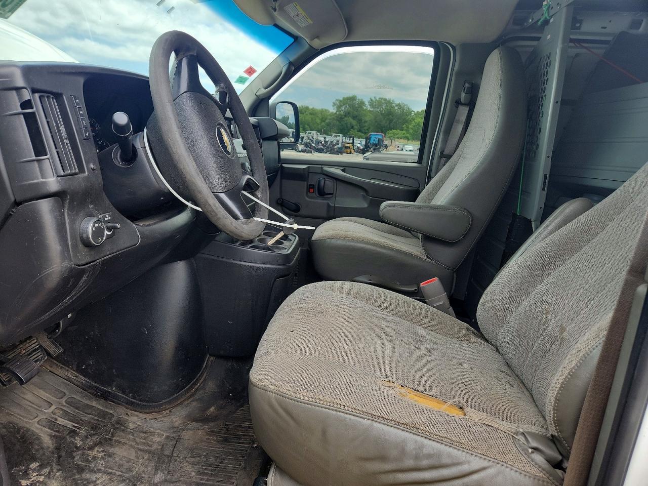 2010 CHEVROLET EXPRESS