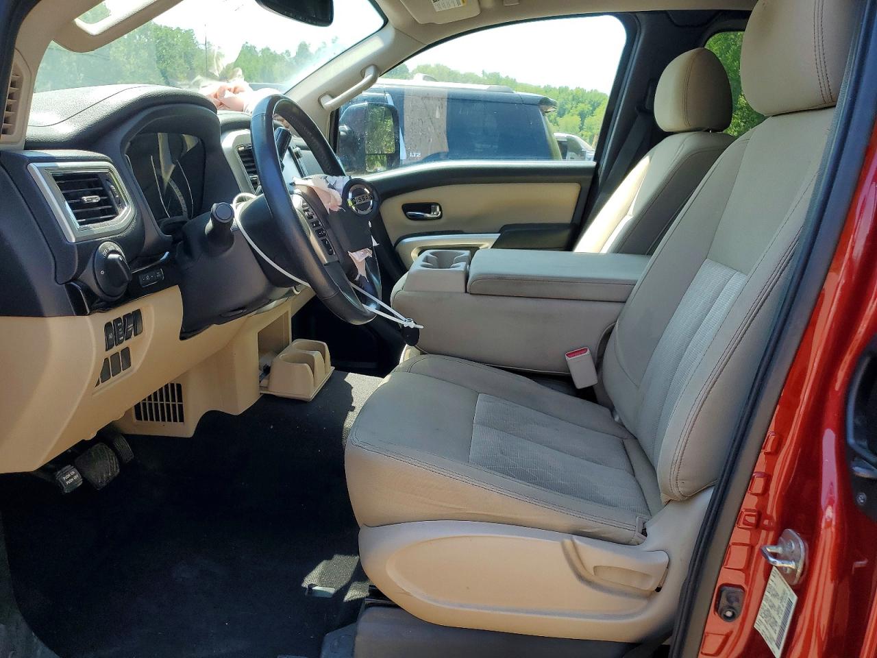 2017 NISSAN TITAN