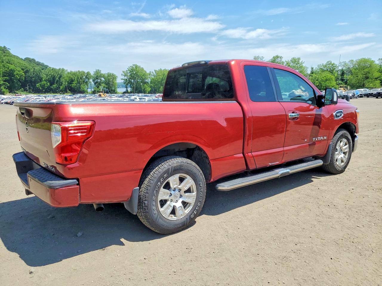 2017 NISSAN TITAN