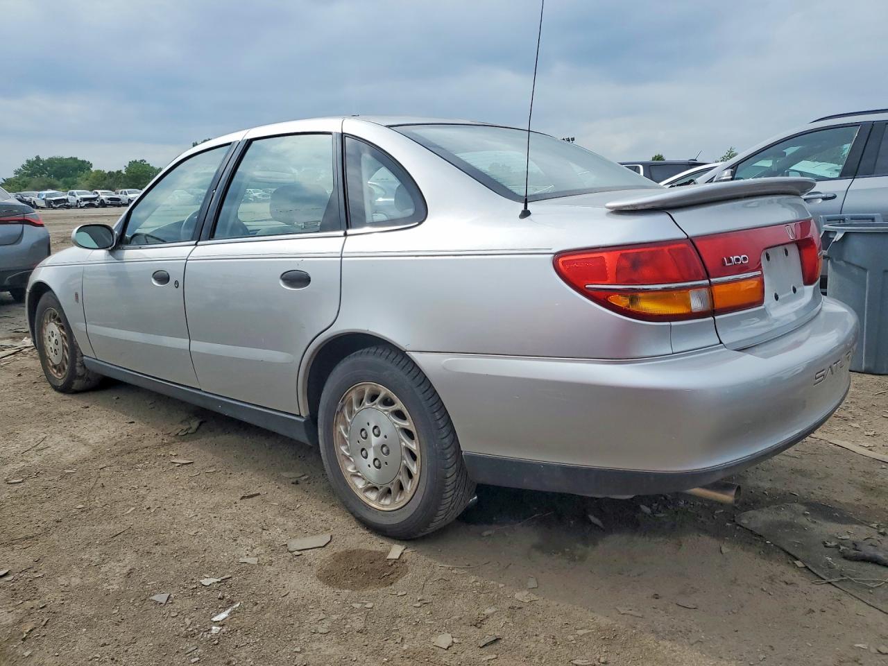2002 SATURN L100