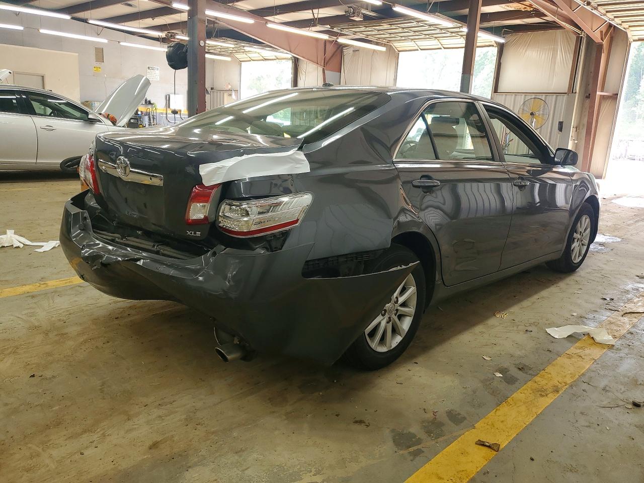 2011 TOYOTA CAMRY