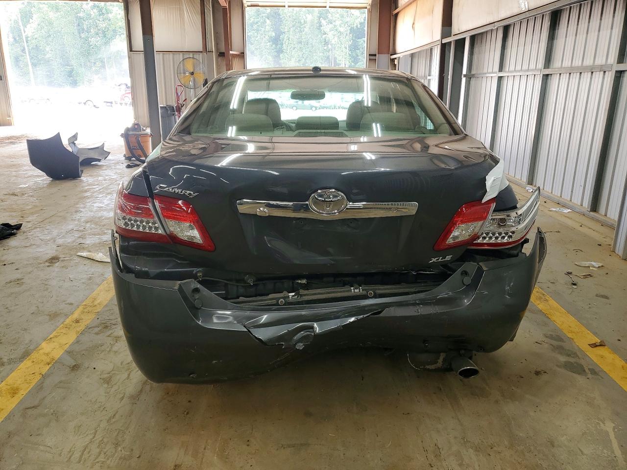 2011 TOYOTA CAMRY