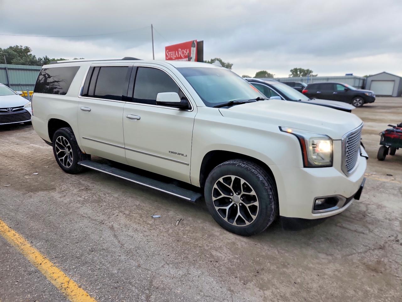 2015 GMC YUKON