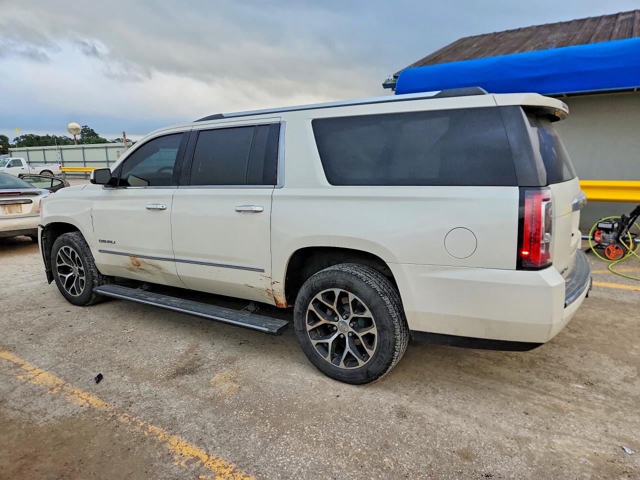 2015 GMC YUKON