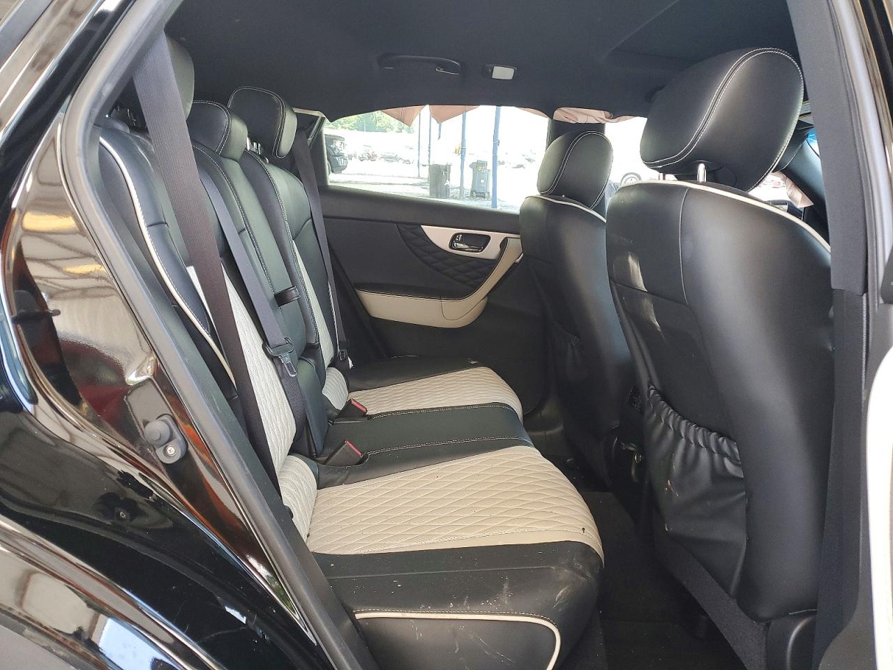 2017 INFINITI QX70 BASE