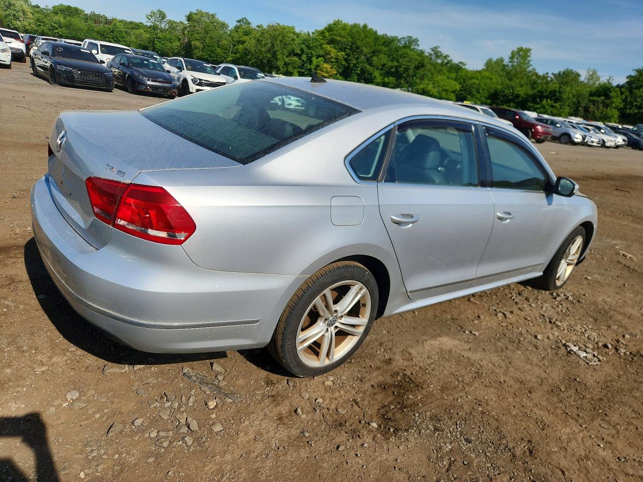 2015 VOLKSWAGEN PASSAT