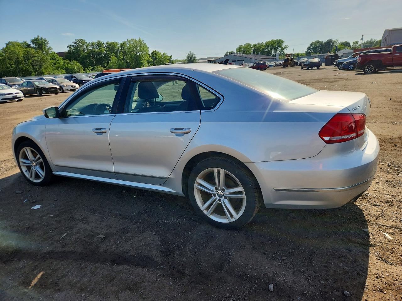 2015 VOLKSWAGEN PASSAT