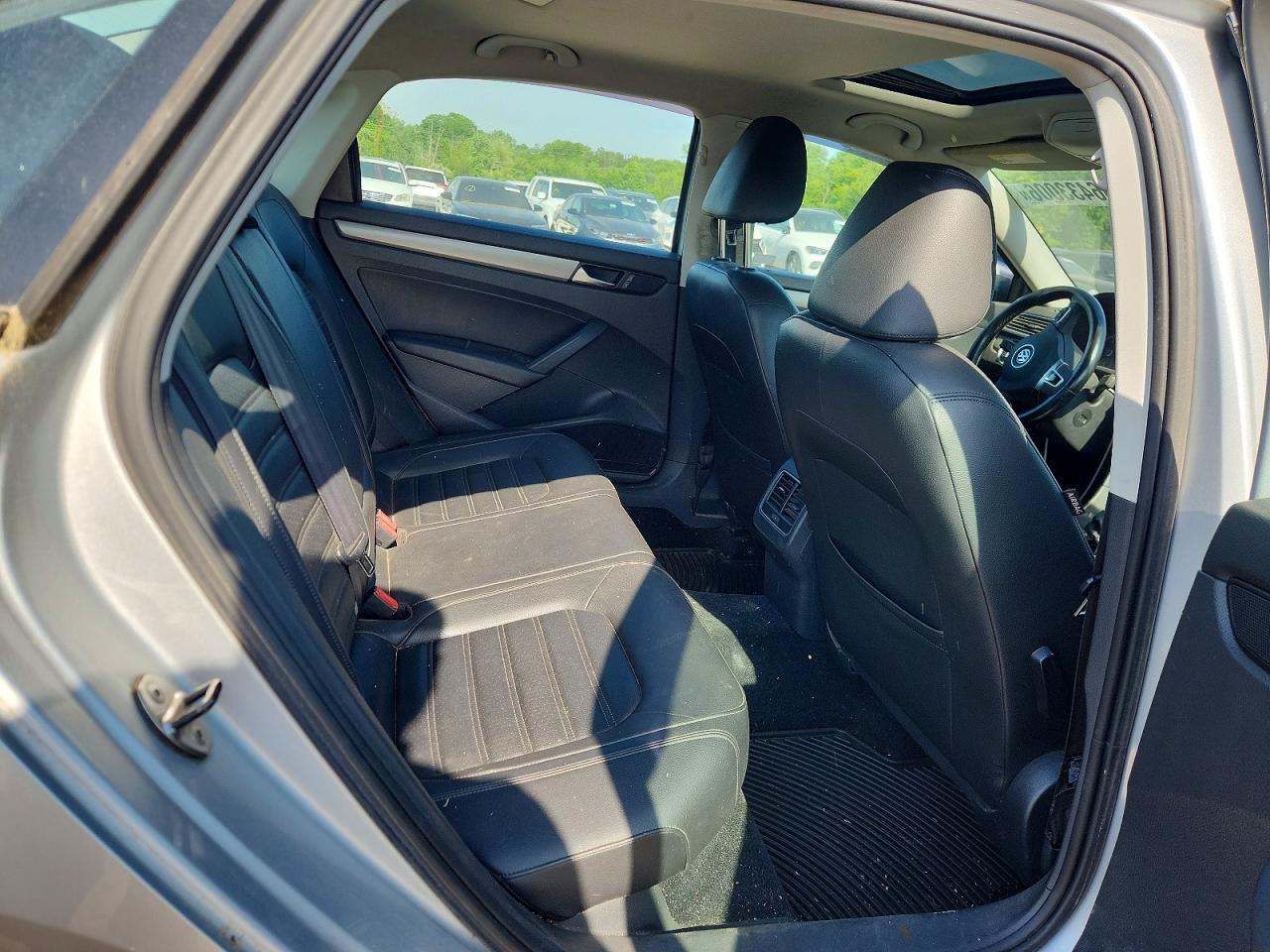 2015 VOLKSWAGEN PASSAT