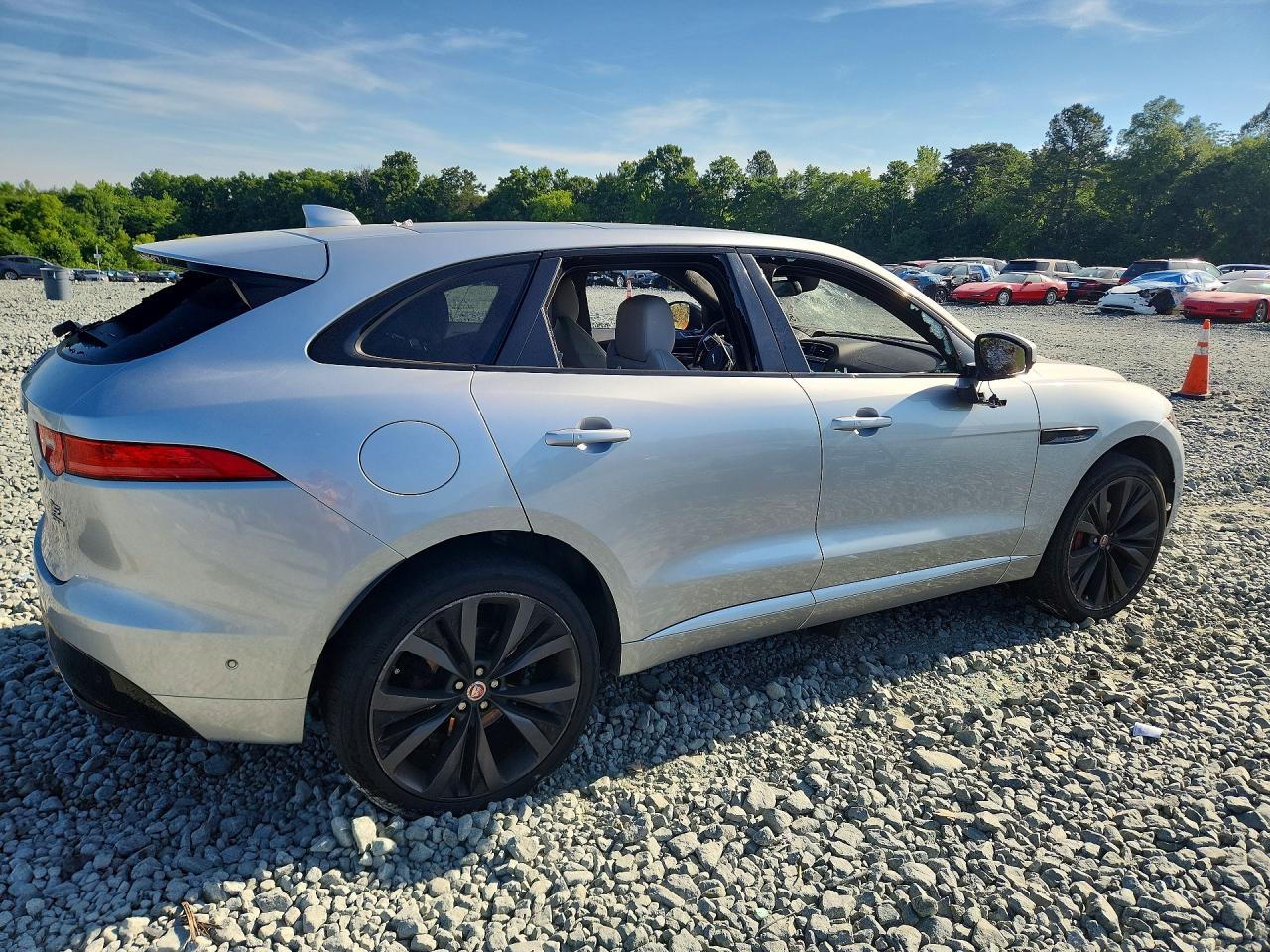 2017 JAGUAR F-PACE