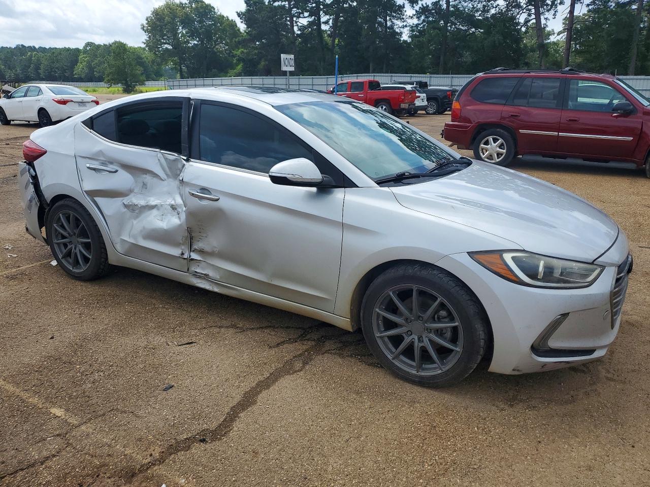 2017 HYUNDAI ELANTRA