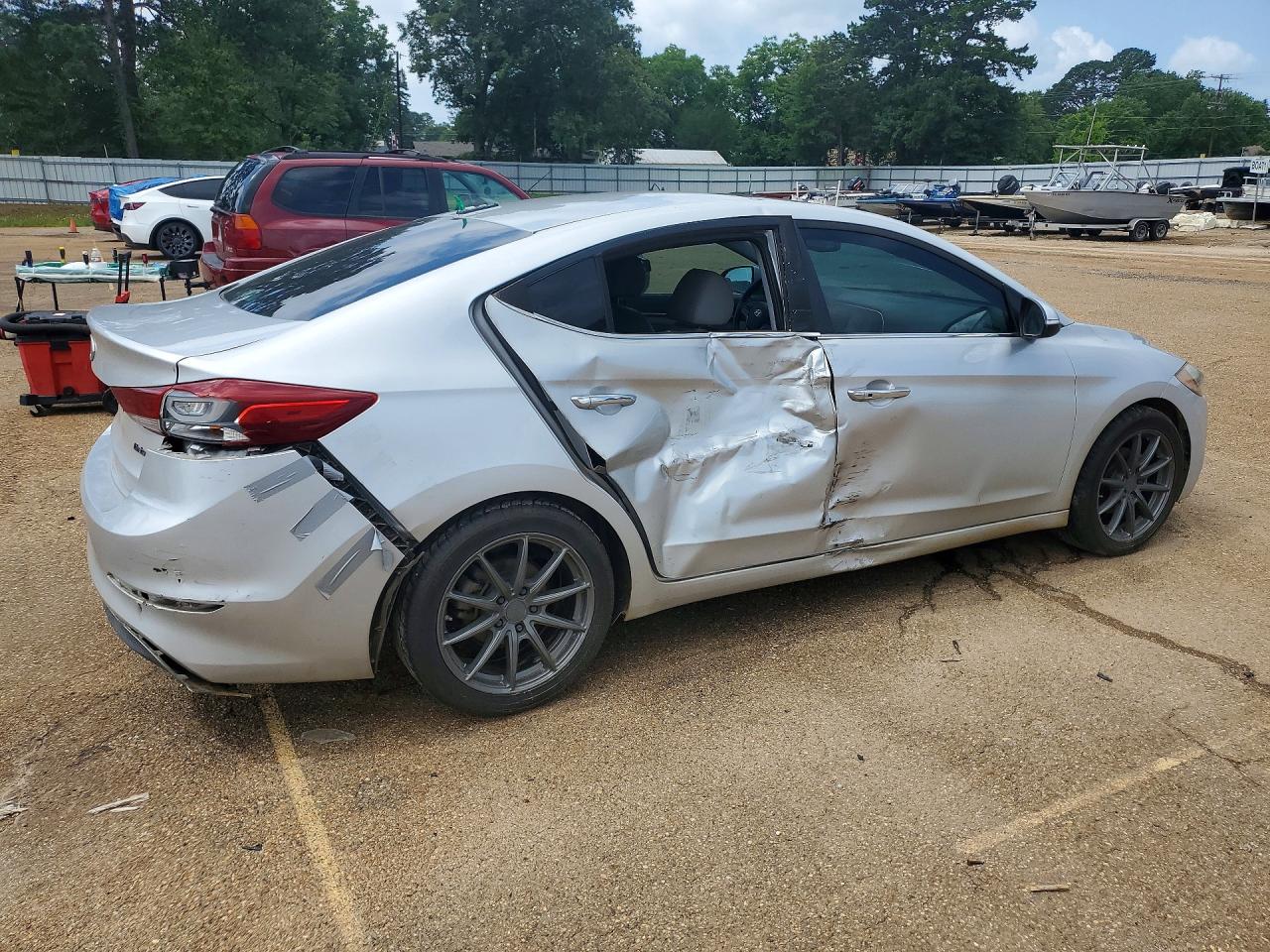 2017 HYUNDAI ELANTRA