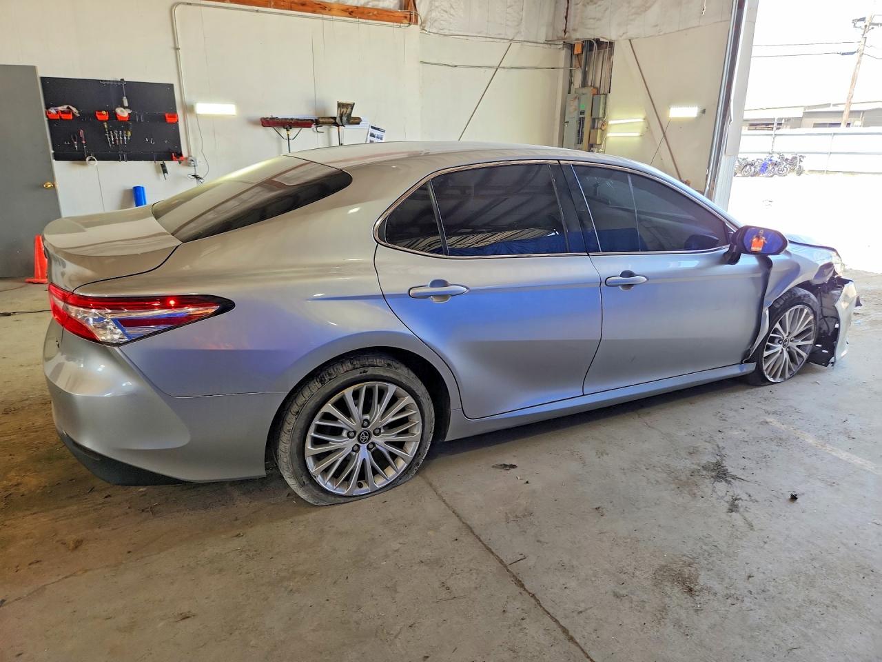 2018 TOYOTA CAMRY