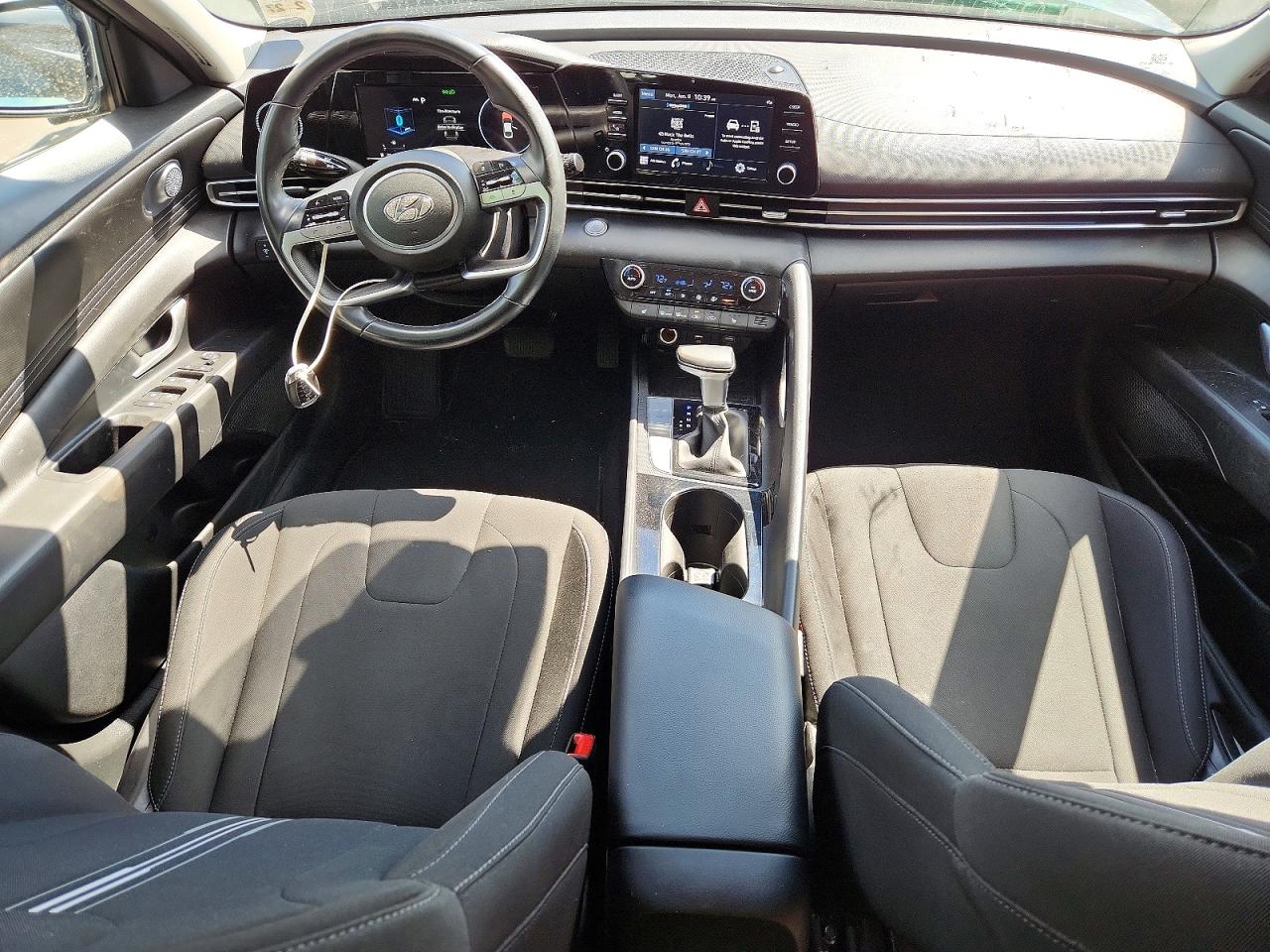 2022 HYUNDAI ELANTRA