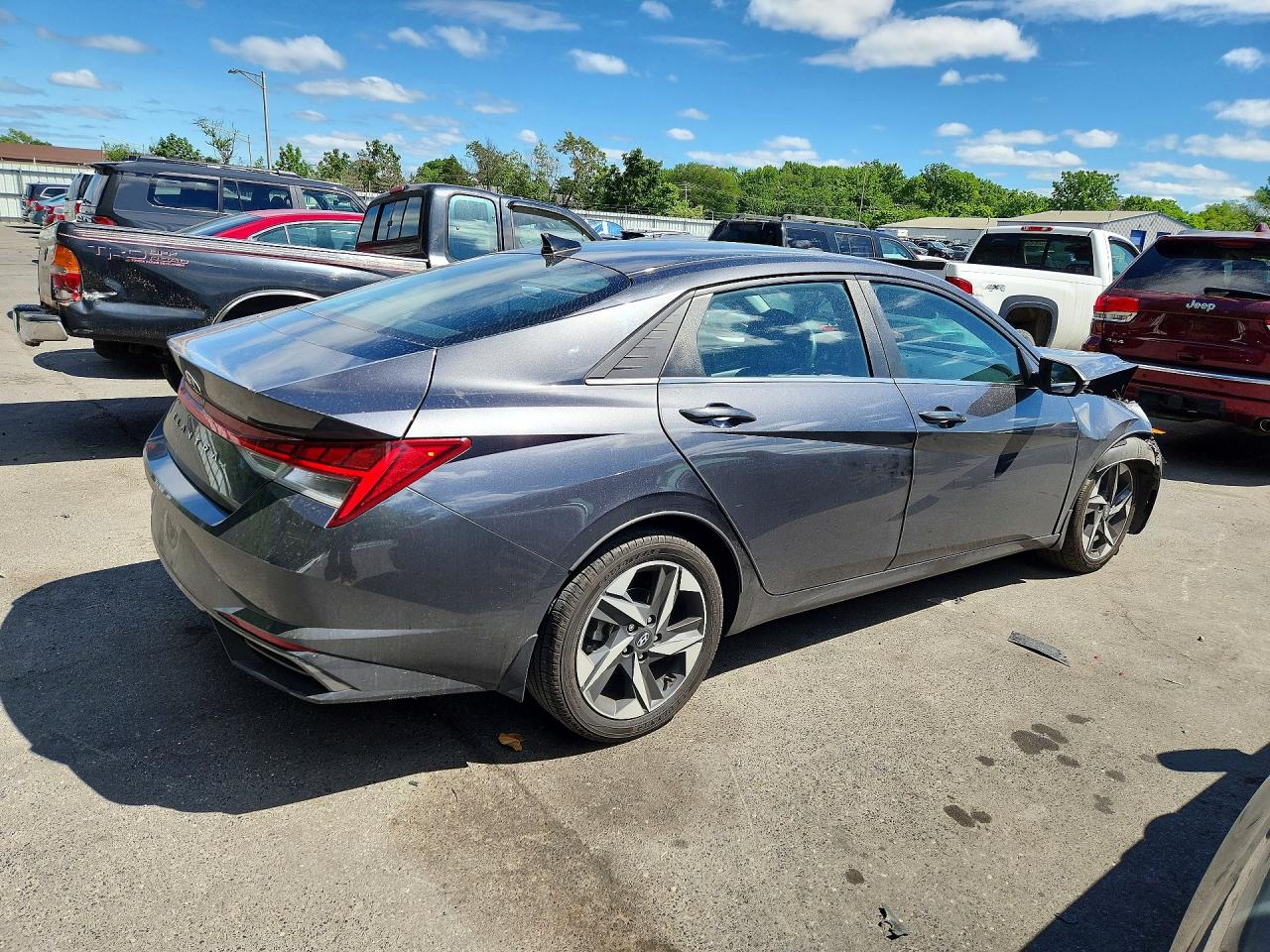 2022 HYUNDAI ELANTRA