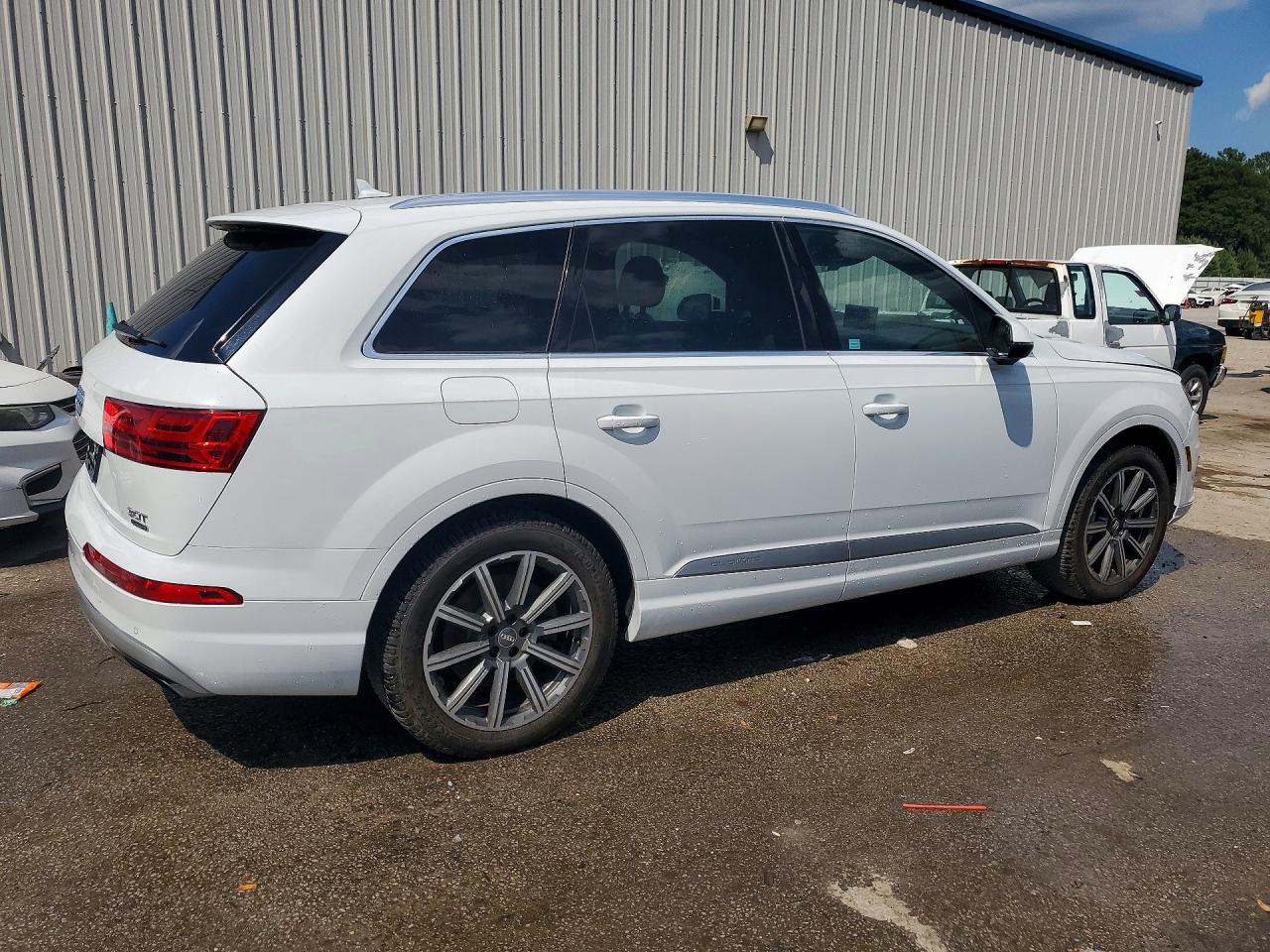 2017 AUDI Q7
