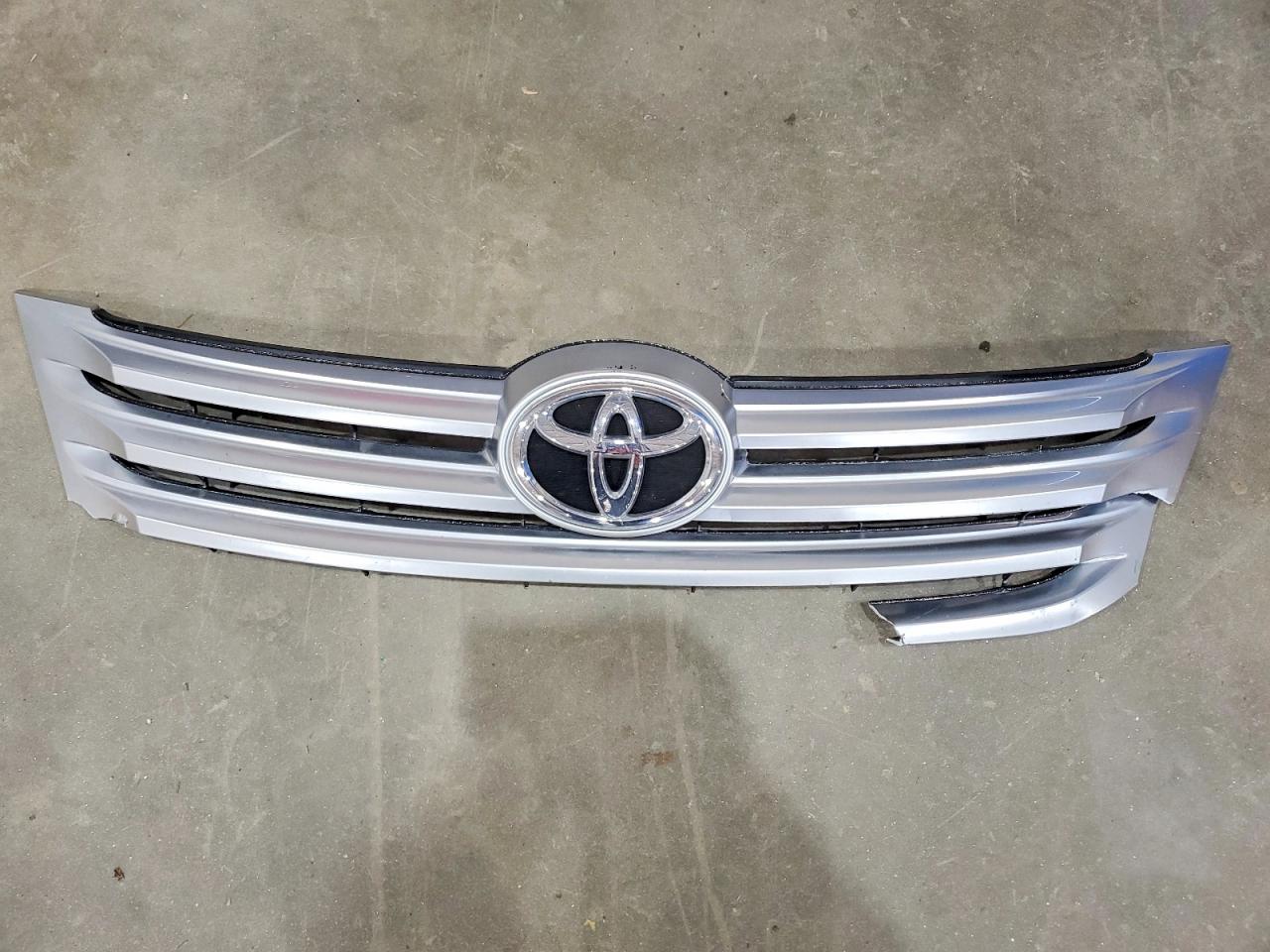 2011 TOYOTA AVALON