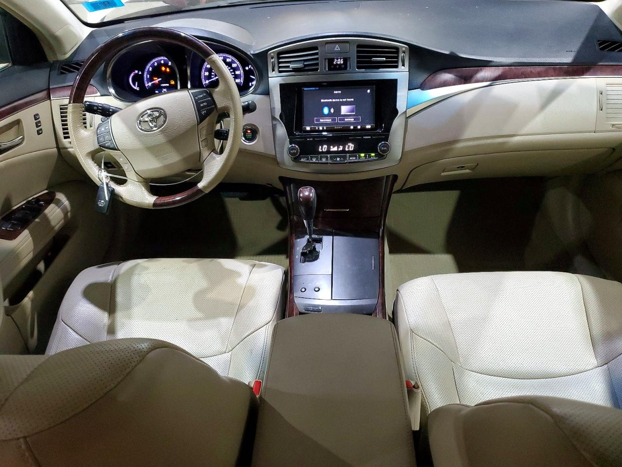 2011 TOYOTA AVALON