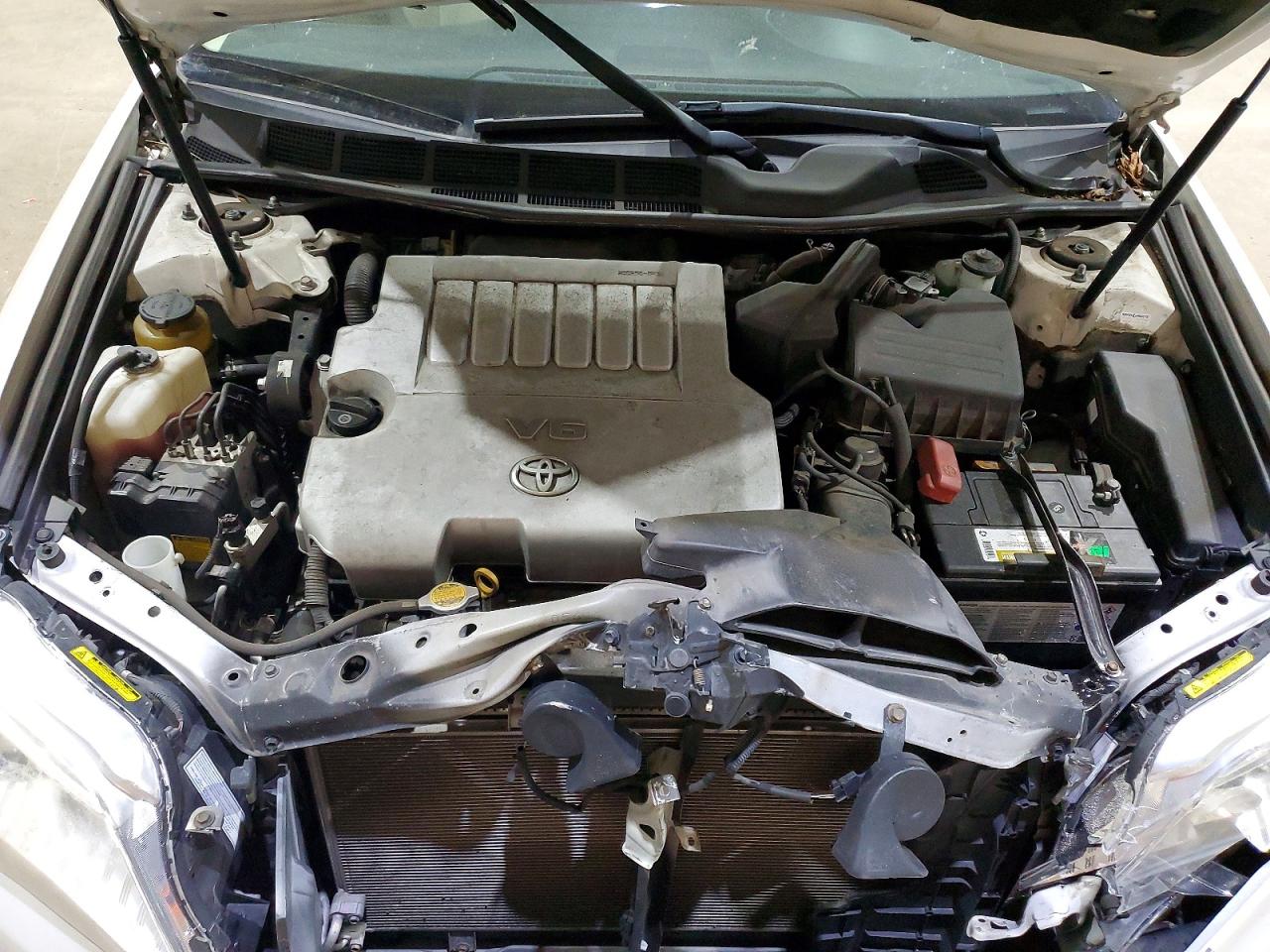 2011 TOYOTA AVALON