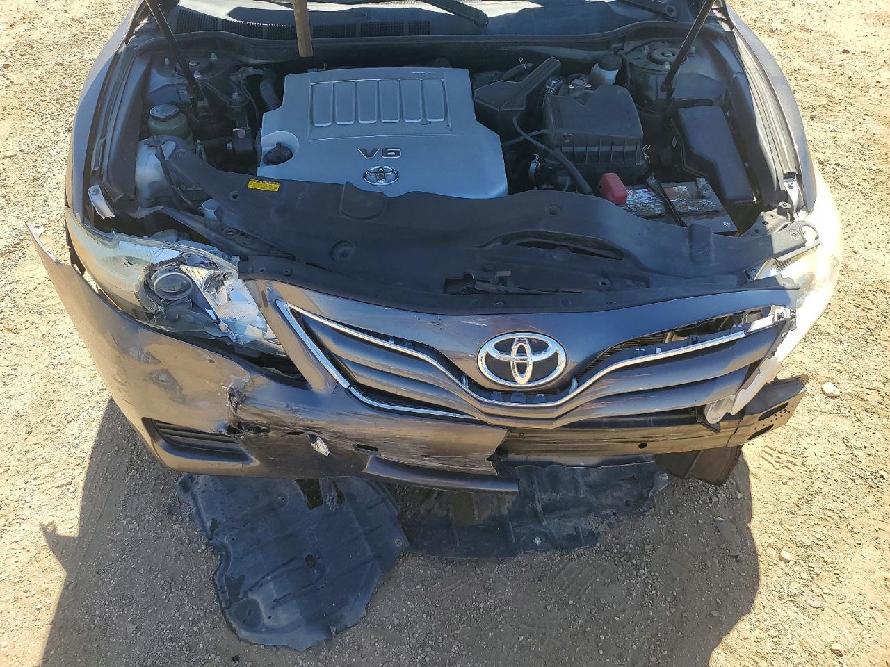 2011 TOYOTA CAMRY LE V