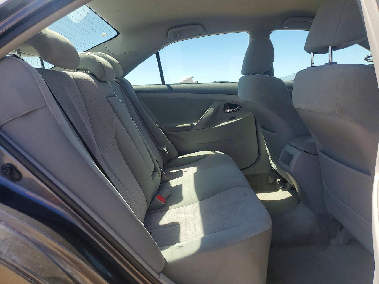 2011 TOYOTA CAMRY LE V