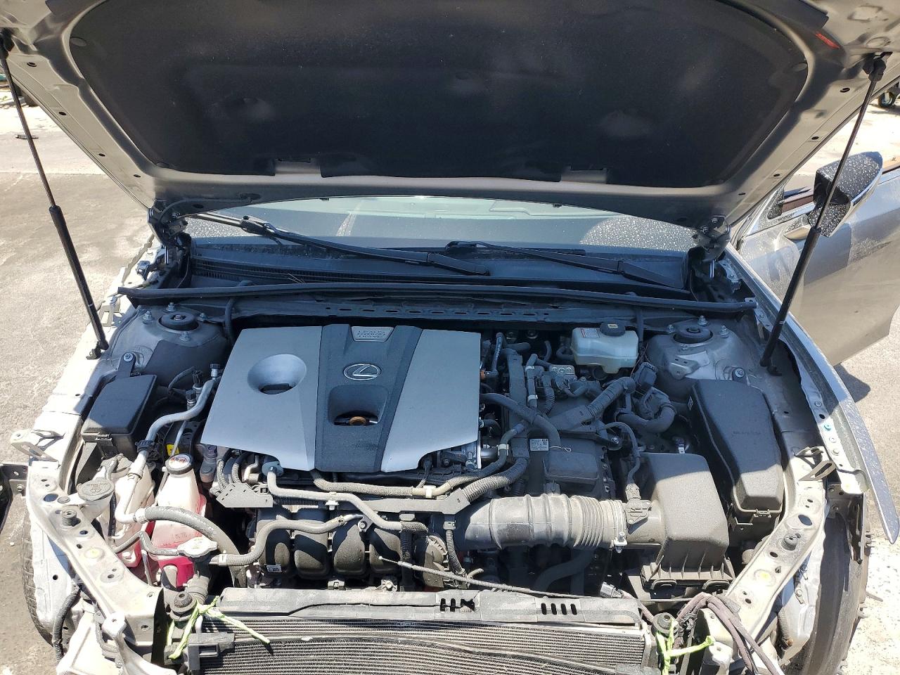 2021 LEXUS ES300