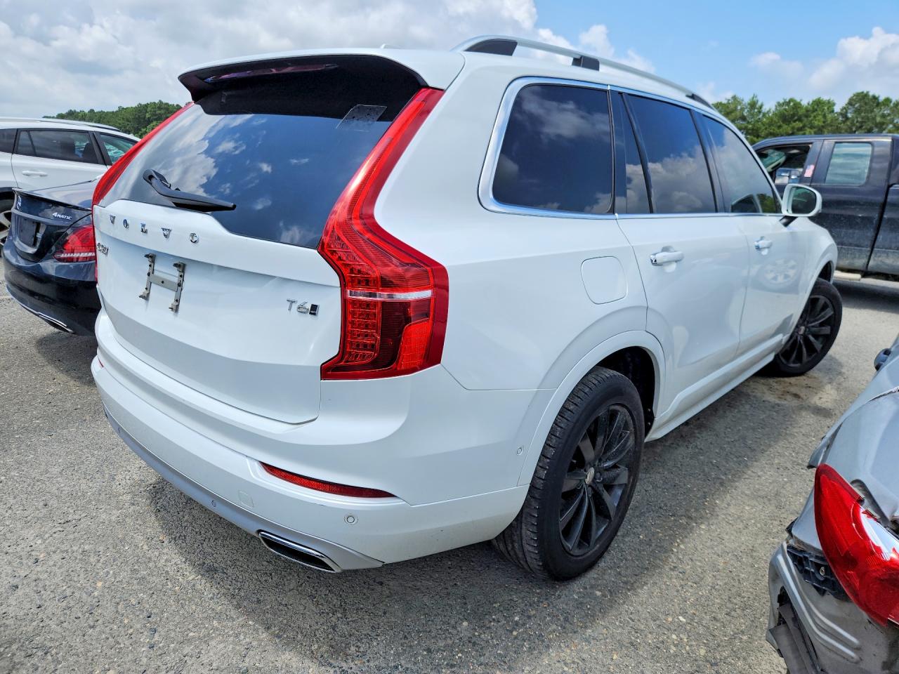 2018 VOLVO XC90