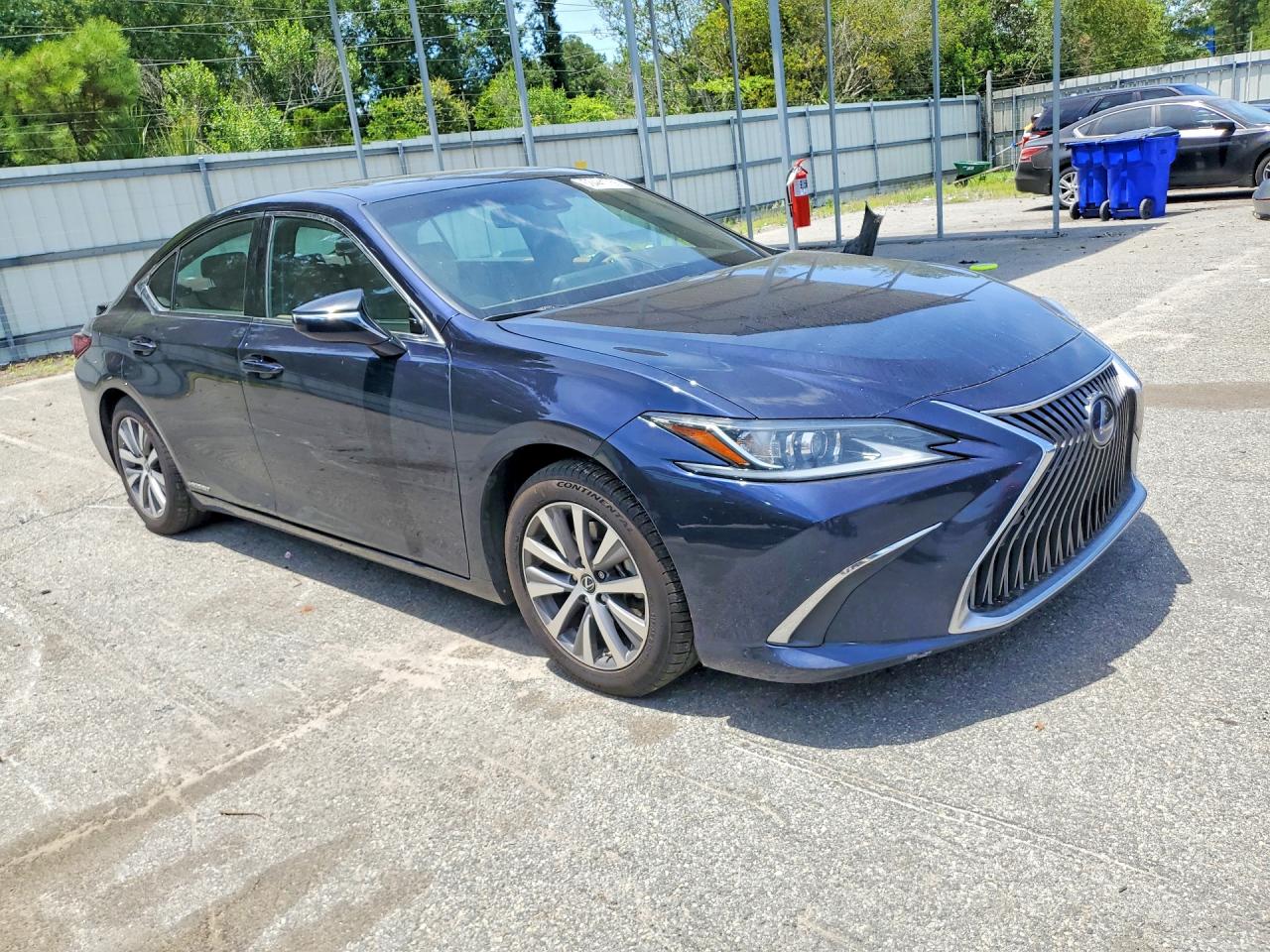 2021 LEXUS ES300