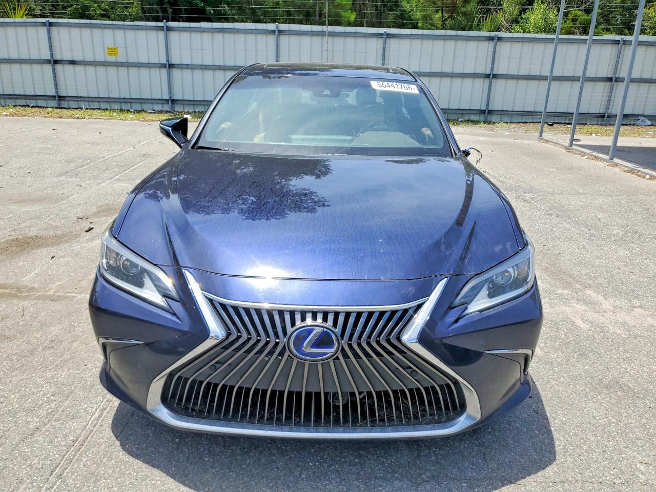 2021 LEXUS ES300
