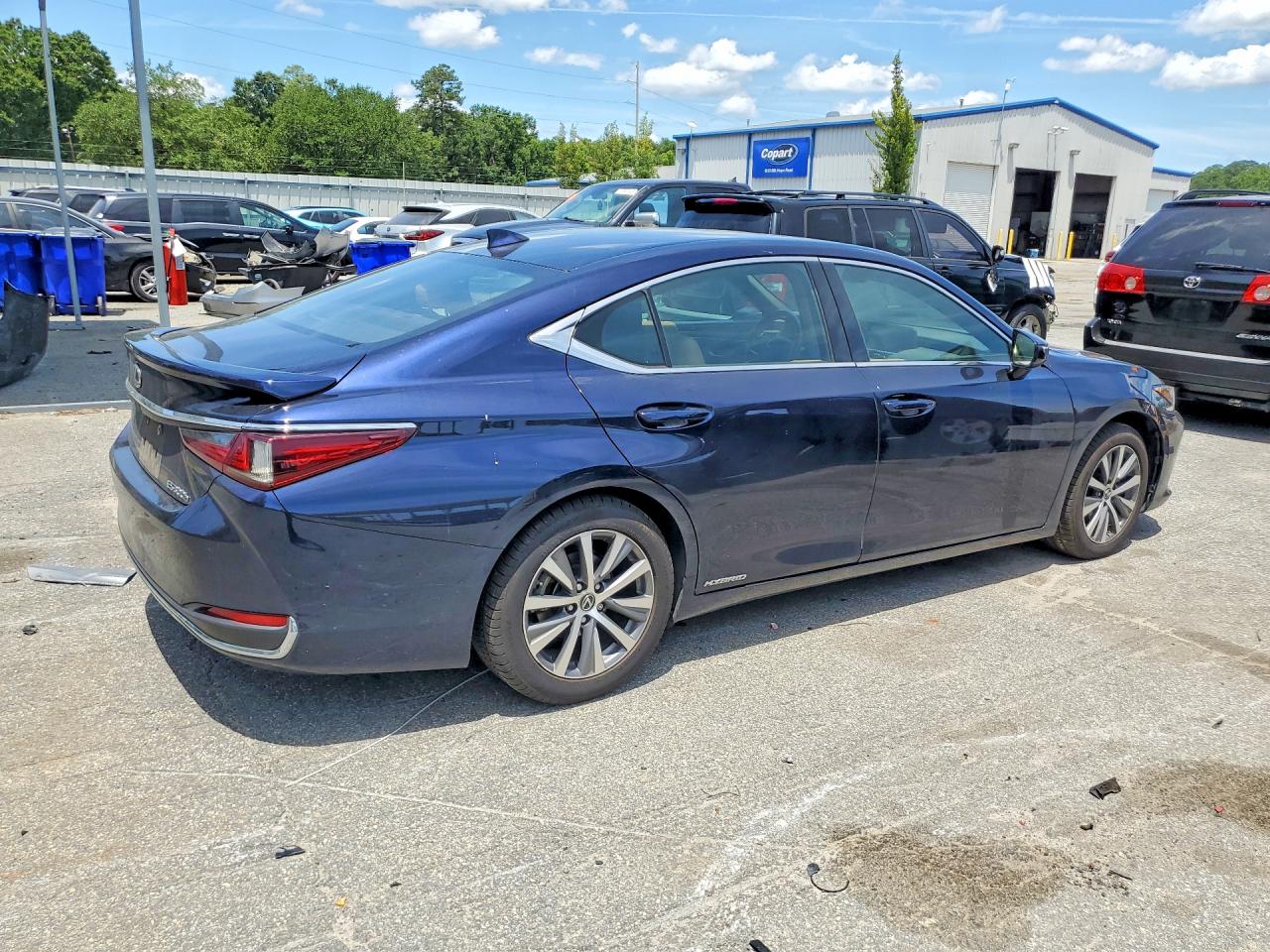 2021 LEXUS ES300