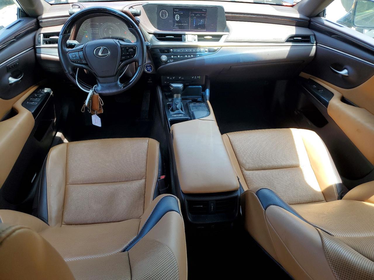 2021 LEXUS ES300