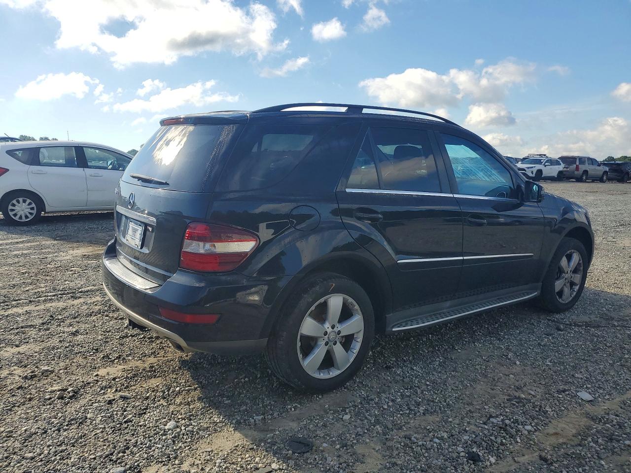 2011 MERCEDES-BENZ M-CLASS