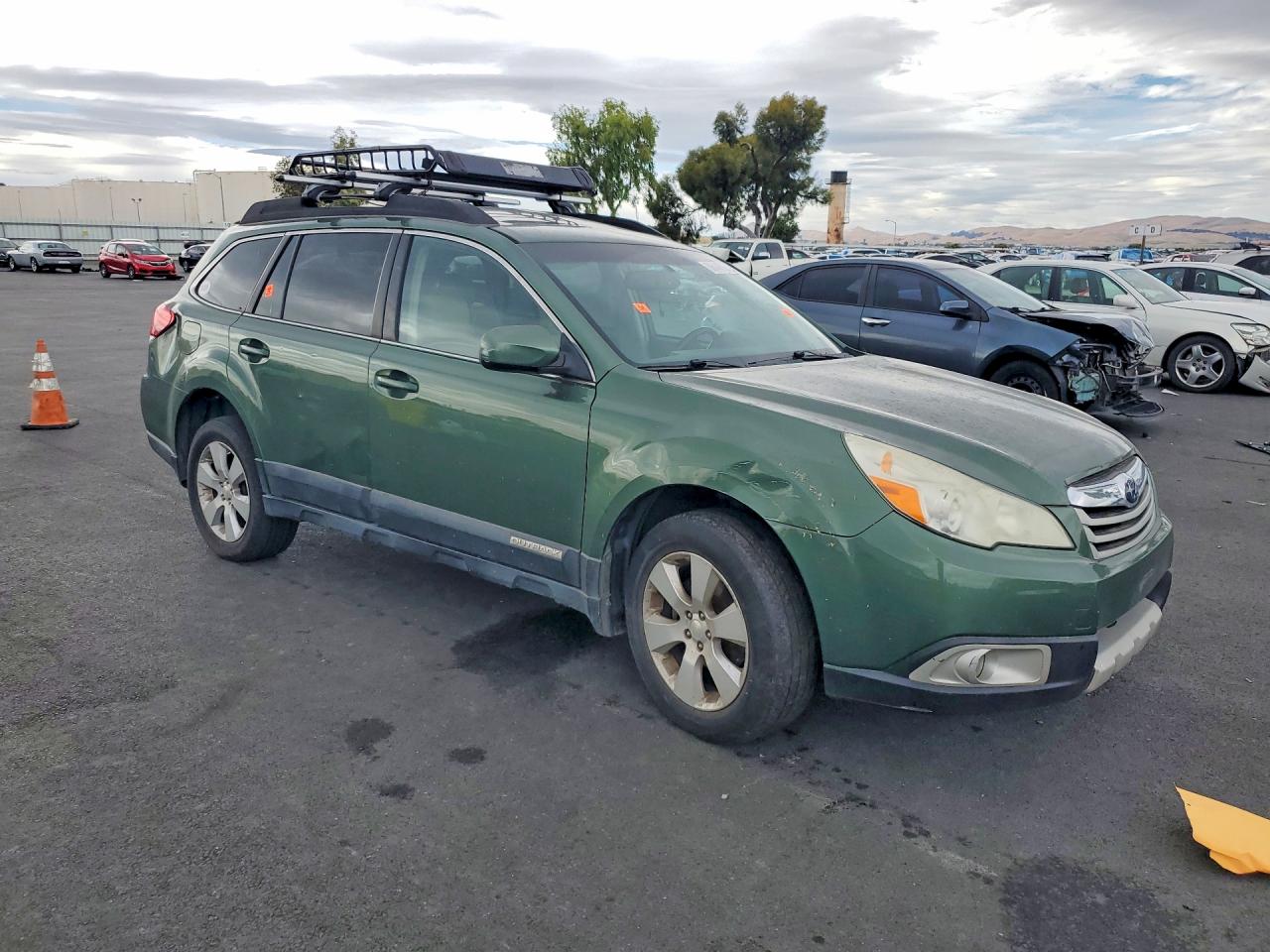 2011 SUBARU OUTBACK