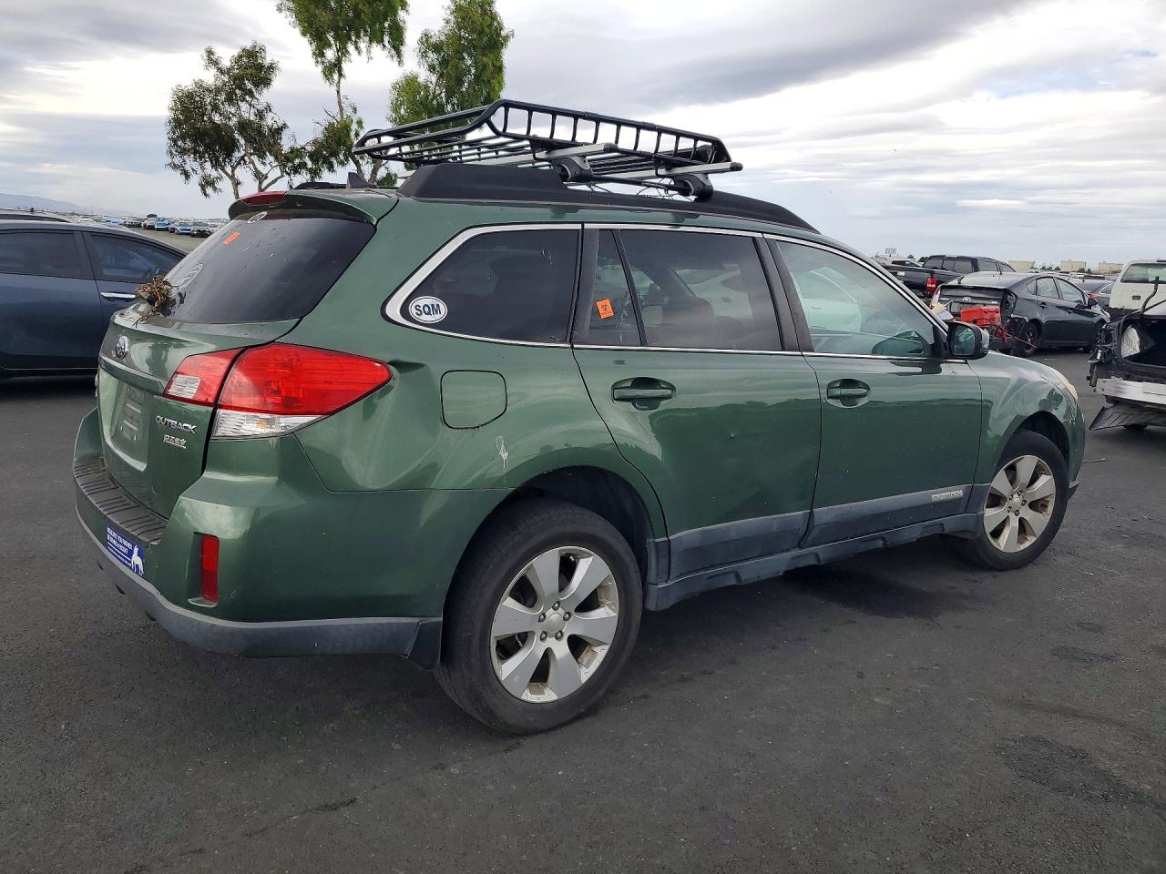 2011 SUBARU OUTBACK